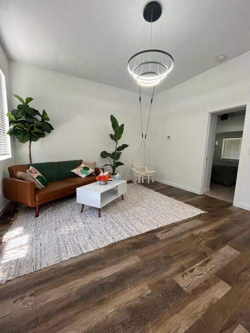 Luxury 2Br Within Walking Distance To Nightlife!! Villa Covington Luaran gambar