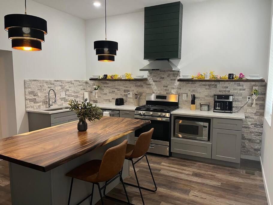 Luxury 2Br Within Walking Distance To Nightlife!! Villa Covington Luaran gambar